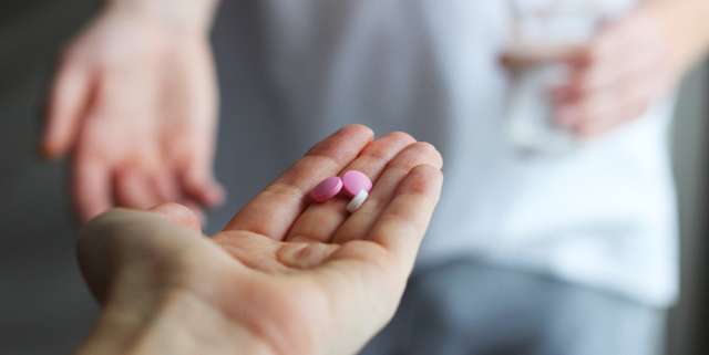 color-measurement-coated-pills.jpg